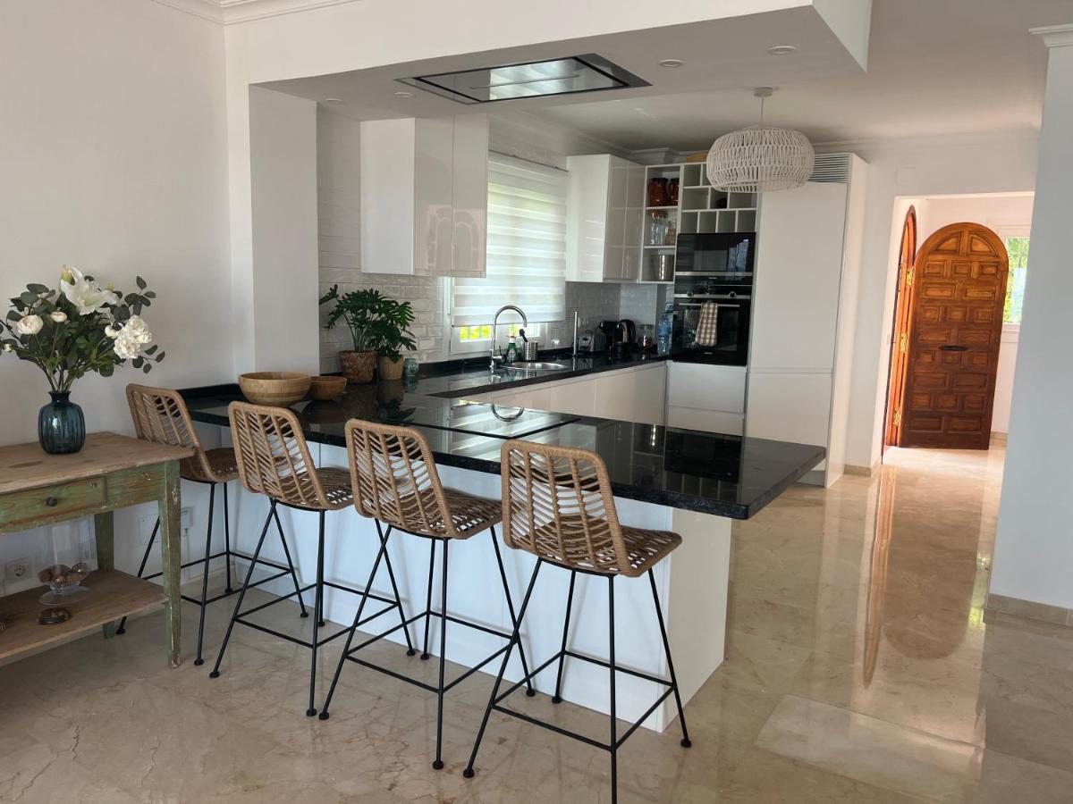 Playa Cristo Amazing Beach Terrace Appartment Estepona Luaran gambar