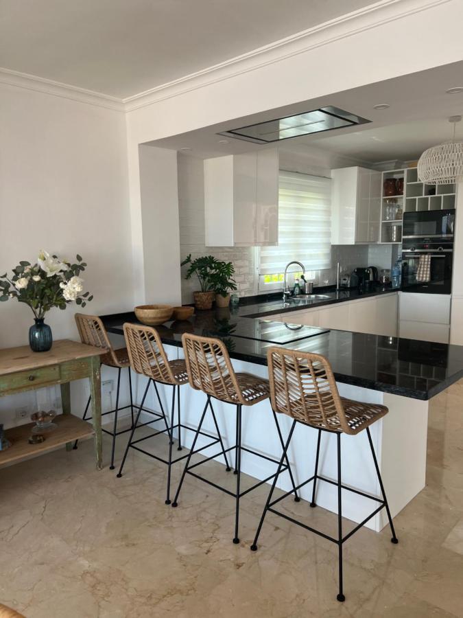 Playa Cristo Amazing Beach Terrace Appartment Estepona Luaran gambar